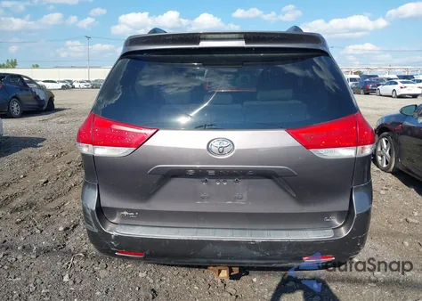 2011 Toyota Sienna Le V6 from USA, damaged, VIN 5TDKK3DC7BS013935